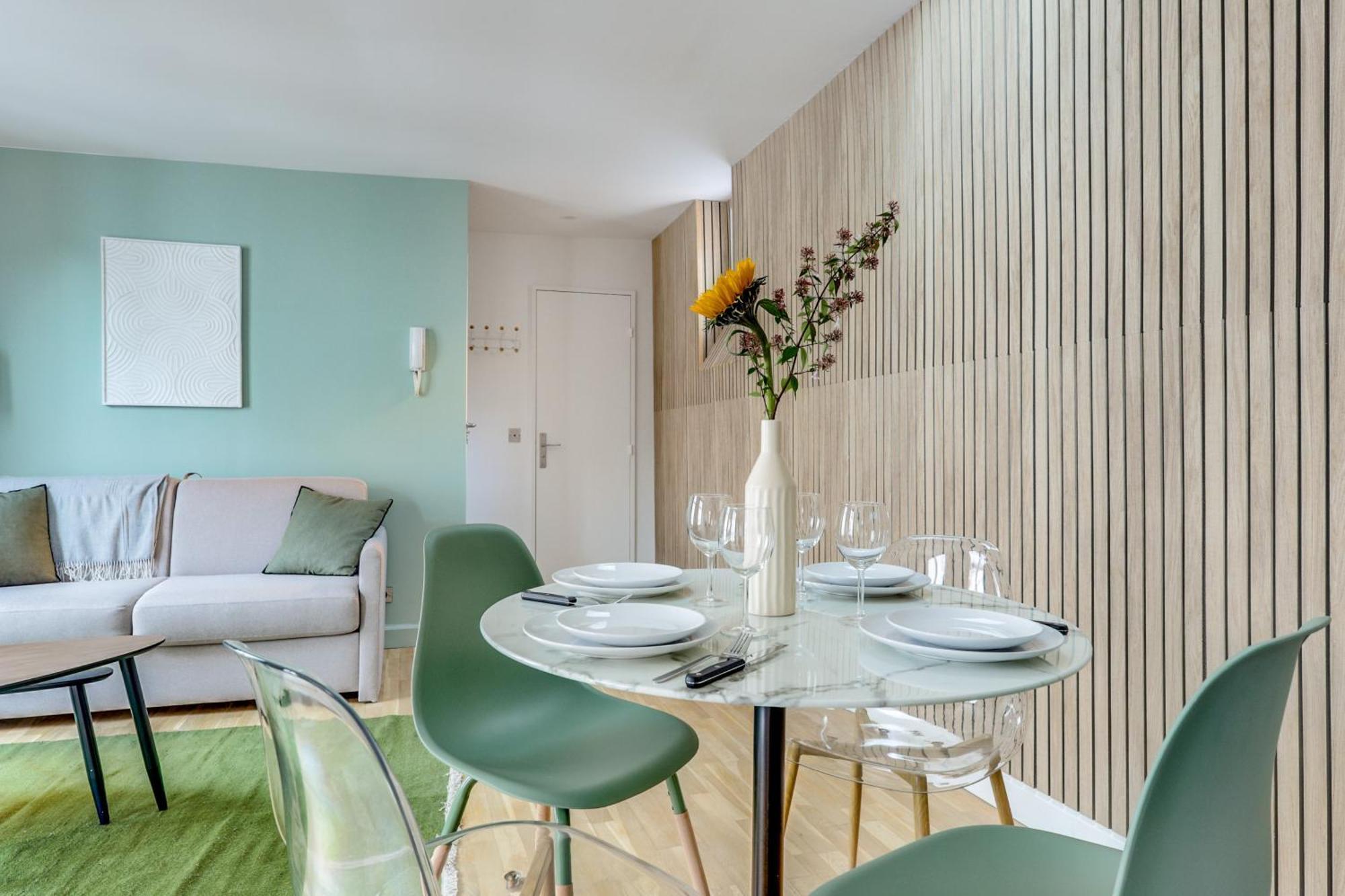 Montmartre L Close To Sacre-coeur & Rue Des Abbesses Apartment *