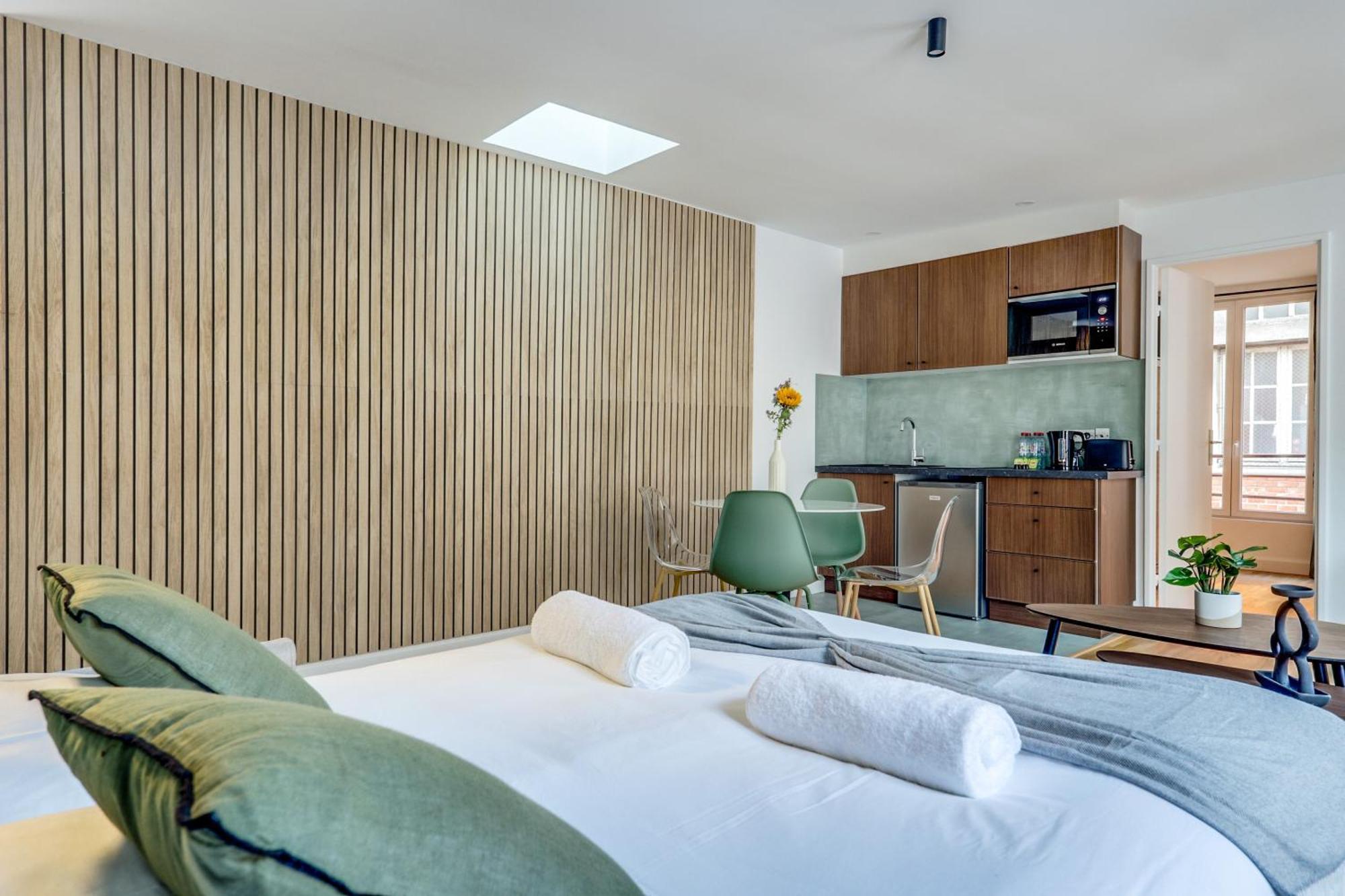 Montmartre L Close To Sacre-coeur & Rue Des Abbesses Apartment *